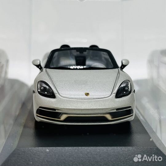 Porsche Boxster 718 Minichamps 1:43
