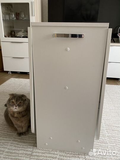 Стол книжка