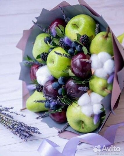 Букет фруктовый и ягодный