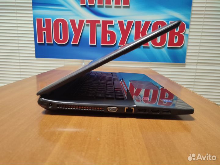 Игровой ноутбук / 17 дюймов / i7 / geforce 2gb