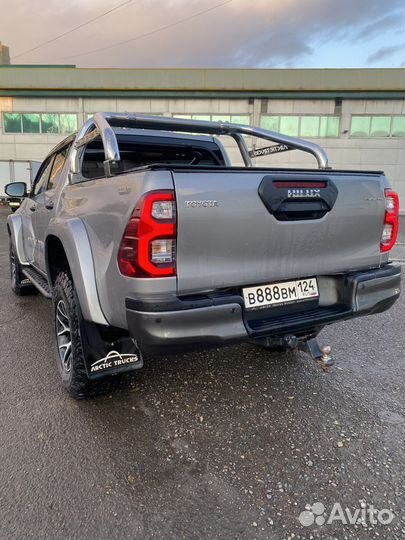 Продам автомобиль Toyota Hilux Arctic Trucks