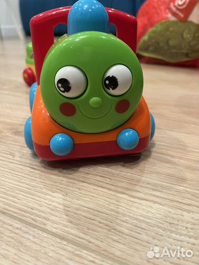 Паровозик томас с прицепом на батарейках