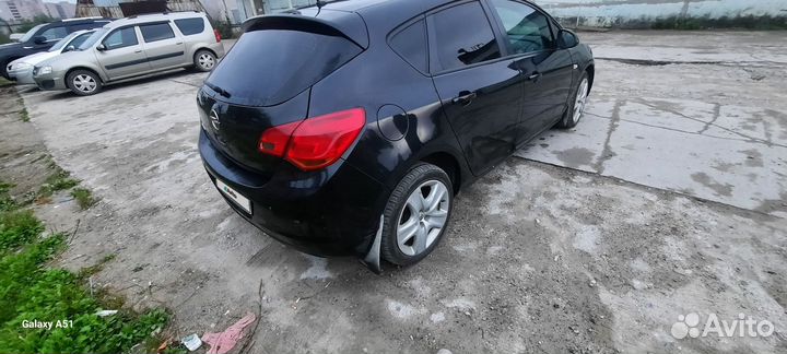 Opel Astra, 2010