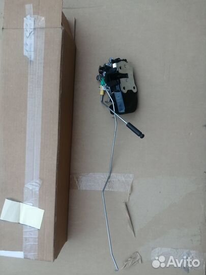 Новый замок двери задней левой Jeep Grand Cherokee