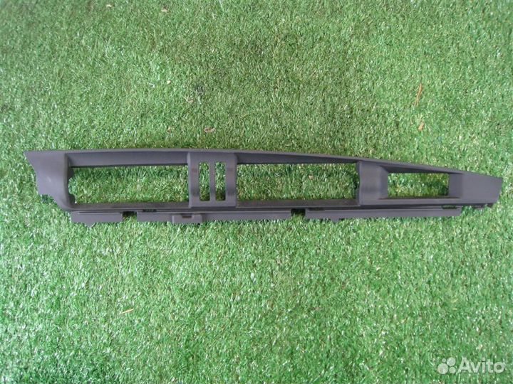 Накладка торпедо Toyota Auris E18 2015