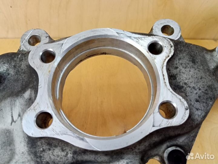 Кулак поворотный передний правый Audi A6 C6