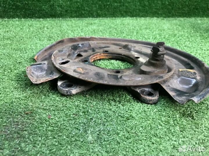 Щиток тормозного механизма задний правый Lifan