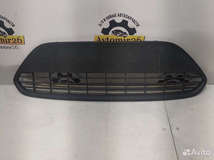 Решетка переднего бампера Ford Focus 2