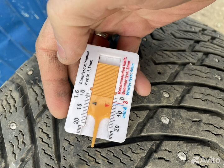 Nokian Tyres Hakkapeliitta 8 225/55 R17