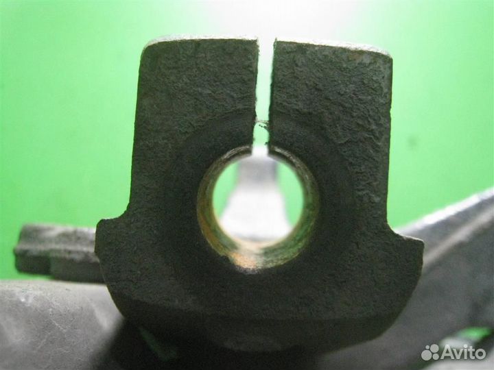 Кулак передний правый Opel Corsa D 2007