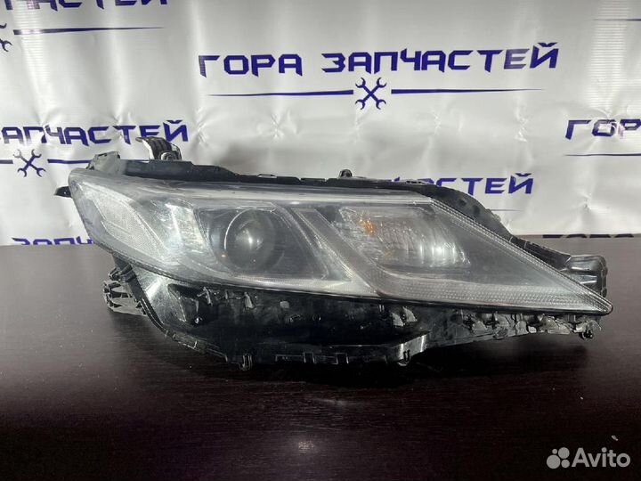 Фара правая Toyota Camry