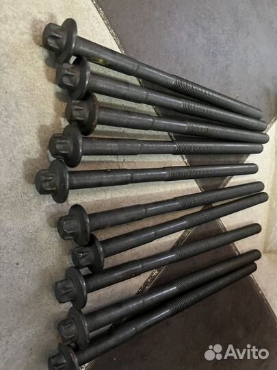 Комплект болтов блока цилиндров Мерседес A-class