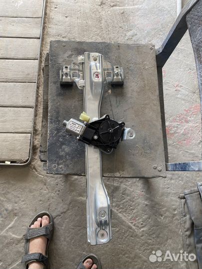 Задний правый стеклоподъемник шевроле круз