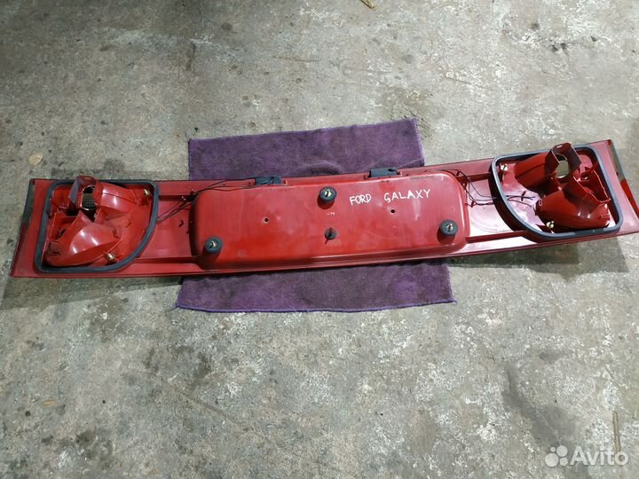 Фонарь крышки багажника Ford Galaxy