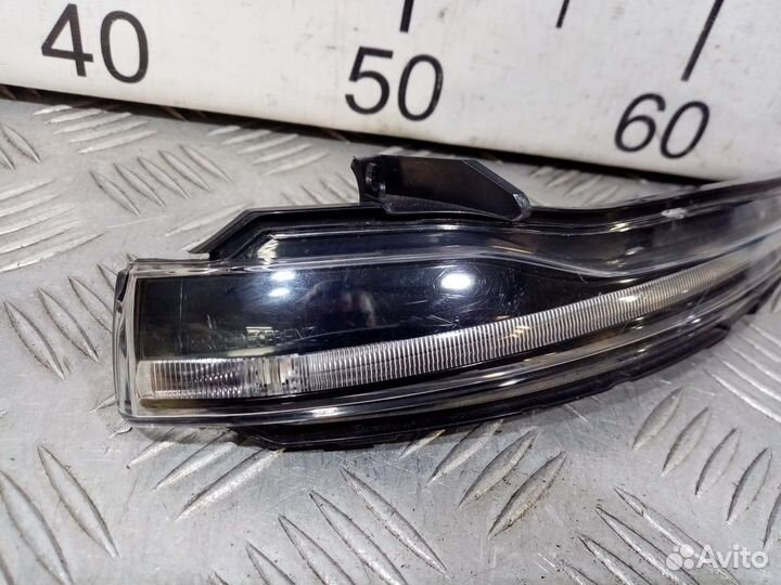 Б/У Повторитель в зеркало правый#001