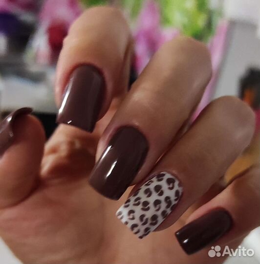 Мастер маникюра, бровист