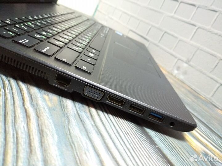 Тонкий asus celeron/2гбозу/500гб только на зарядке