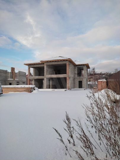 Коттедж 200 м² на участке 10 сот.