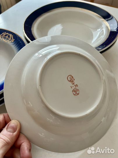 Фарфоровые тарелки