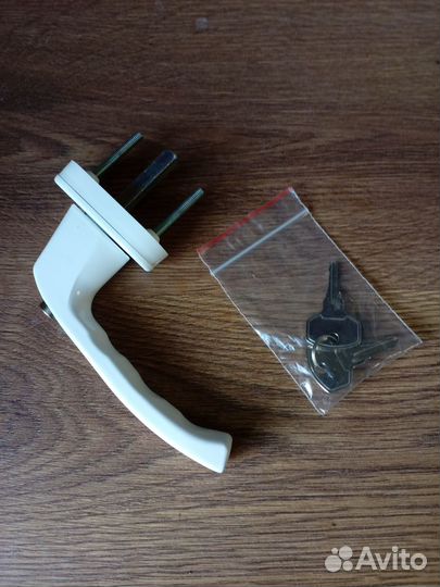 Блокиратор оконный. Детская безопасность