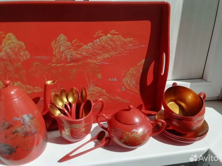 Редкий чайный сервиз (из тикового дерева)