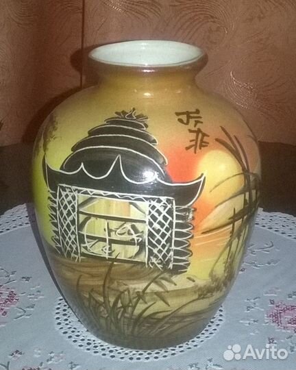 Ваза. Фарфор. Восточный мотив