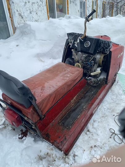 Продаю снегоход буран