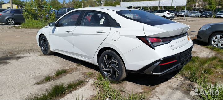 Hyundai Elantra 1.5 CVT, 2023, 100 км