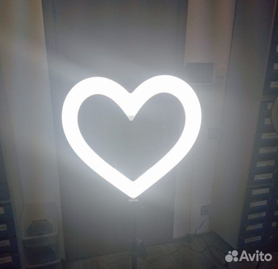 Цветная Кольцевая лампа RGB Сердце - 45см + штатив