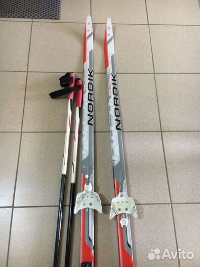 Беговые лыжи 160см с креплениями и палками в чехле