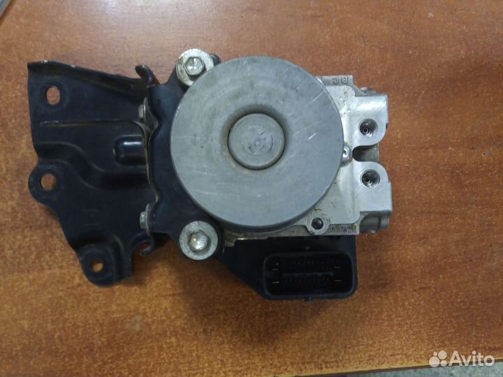 Блок ABS Toyota Rav 4 40 кузов