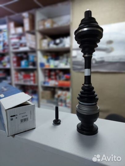 Привод в сборе WV tiguan 07- лев. МКПП 305768 GKN