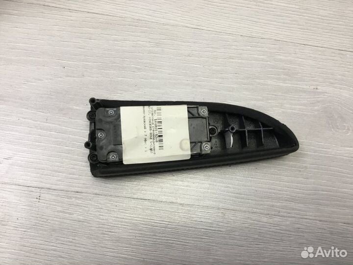 Блок управления стеклоподъемником задний правый