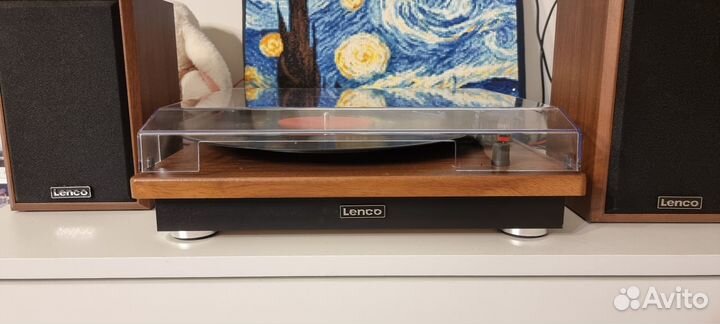 Виниловый проигрыватель Lenco