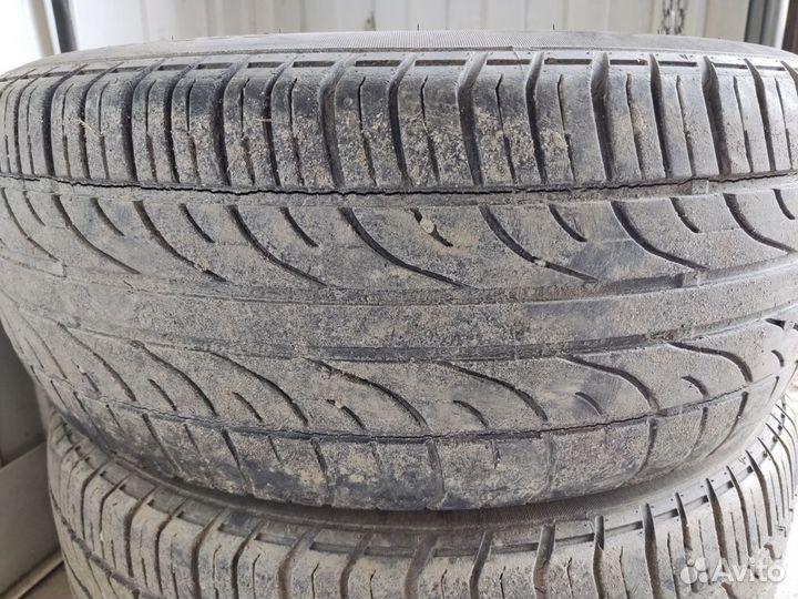 GT Radial Champiro 128 235/60 R16