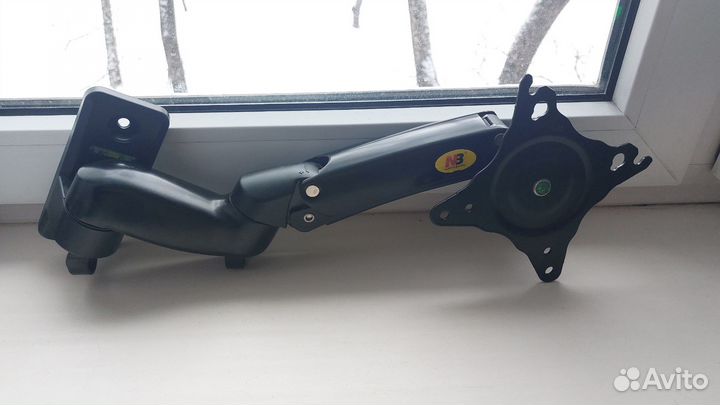 Кронштейн NB F150, vesa 75-100