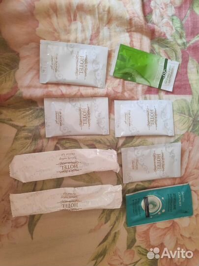 Дорожный гигиенический набор косметики миниатюры