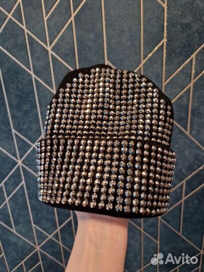 Шапка бини новая со стразами