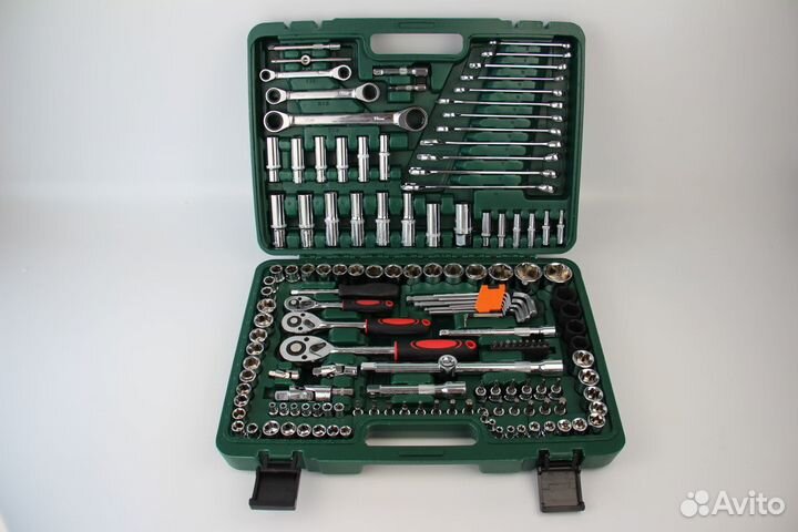 Набор ключей в чемодане 150 предметов инструмент