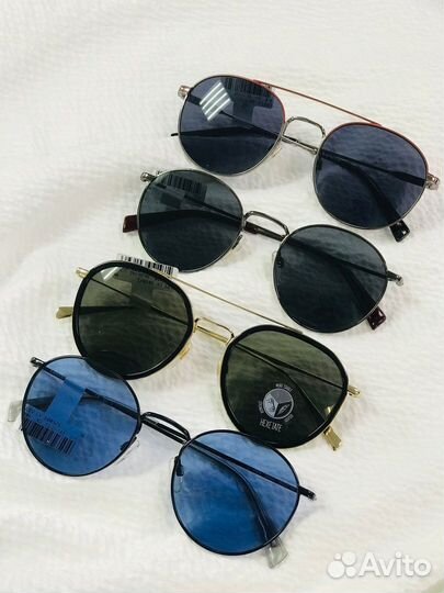 Солнцезащитные очки Levis