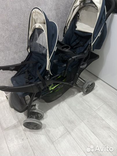 Коляска для двойни
