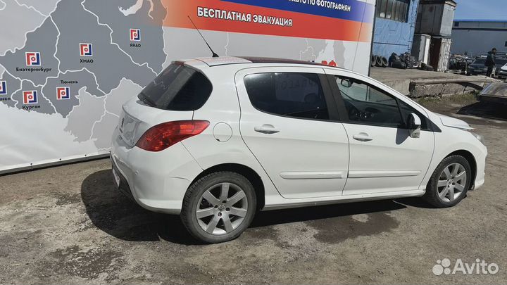 Стекло двери передней левой Peugeot 308 (T7) 9201K8