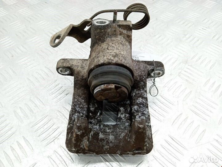 Суппорт задний правый для Volkswagen Passat 5 GP