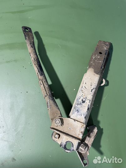 Кронштейн впускного коллектора 1JZ-GE vvti