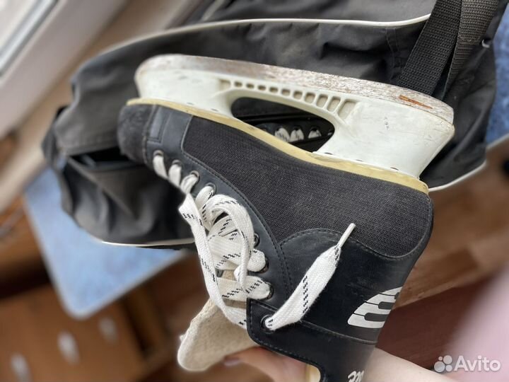 Коньки хоккейные