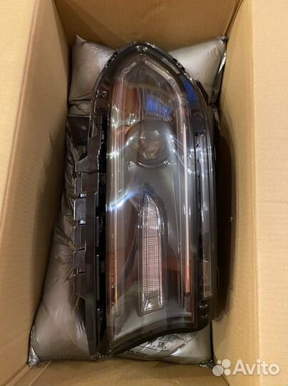 Фара (передняя правая ) Dodge Charger