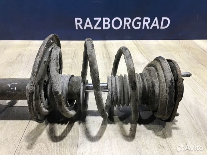 Амортизатор передний левый Toyota Rav4 ACA30 2.0