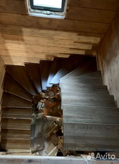 Поворотная лестница