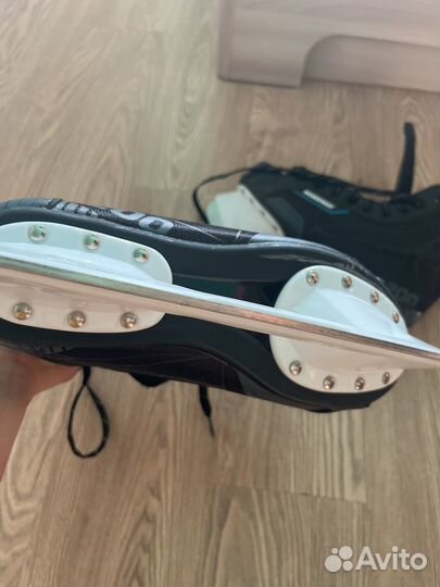 Коньки хоккейные 42 размер