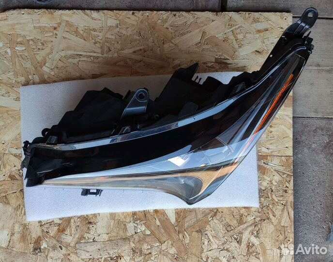 Фара левая Lexus nx300 2019